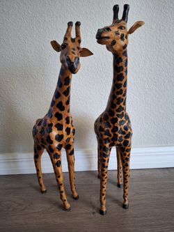 Set Of 2 Paper Mache Giraffe Vintage 