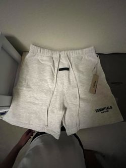 Fear of god Essentials shorts light oatmeal