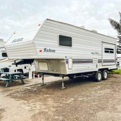 26ft 2003 Forest River Salem 5th Wheel Trailer