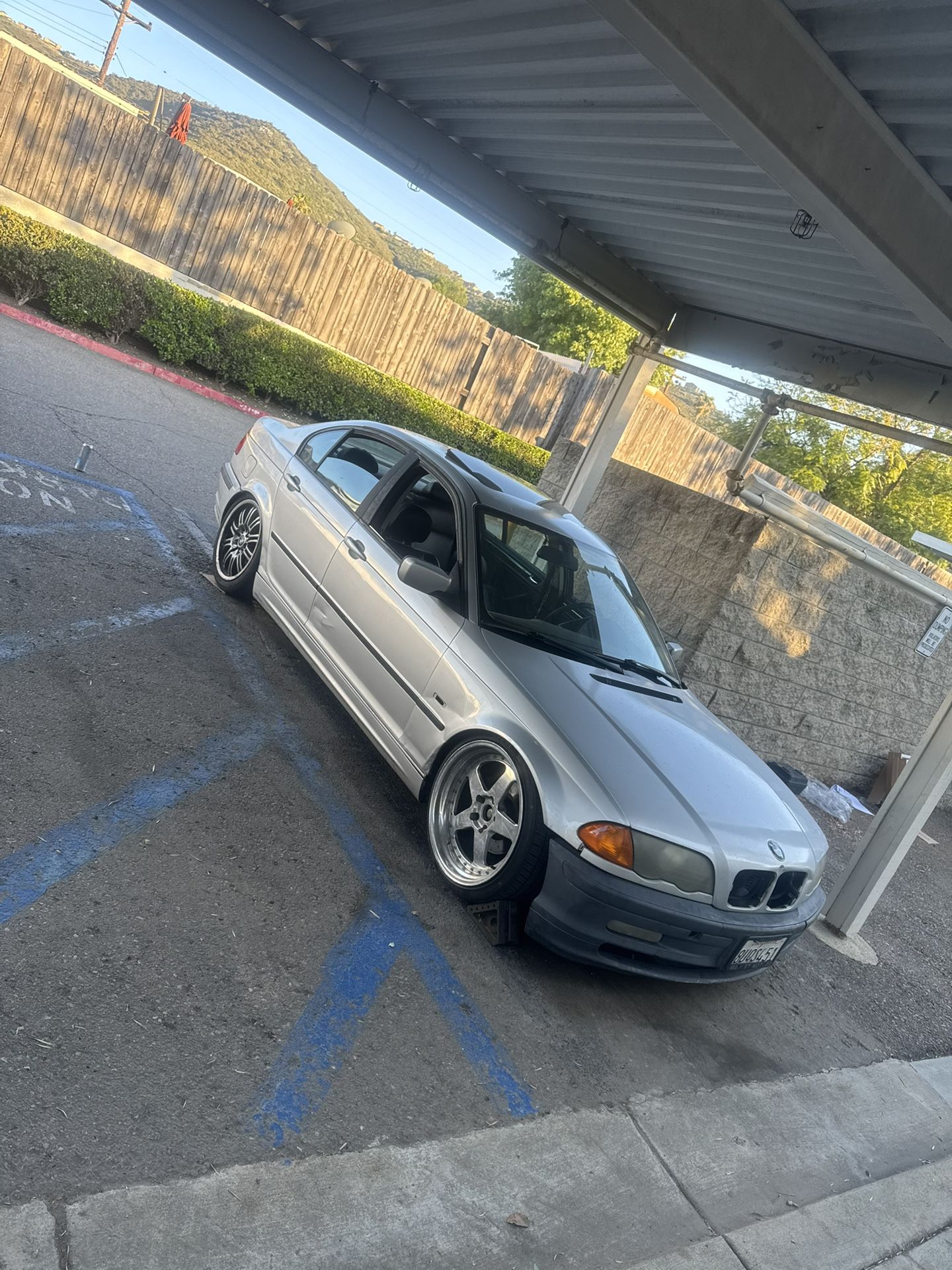 1999 BMW 323i