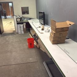 Big Commercial Counter With Outlets 