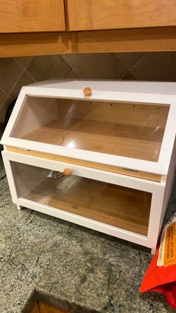 Bread box
