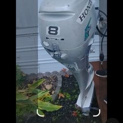 Honda 8 Outboard Boat Motor.