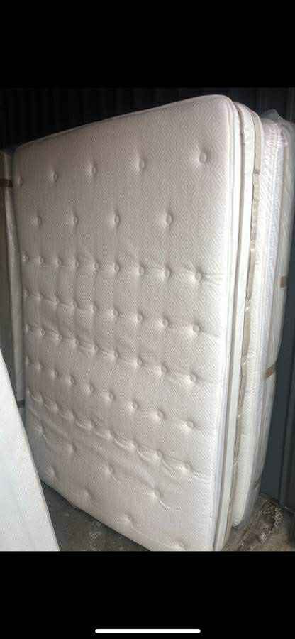 Queen Size Euro Top Mattress & Box Spring 