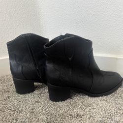 Black Cowgirl Boots 