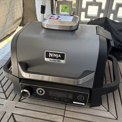 Ninja Woodfire Outdoor Grill & Smoker, BBQ Smoker, & Air Fryer