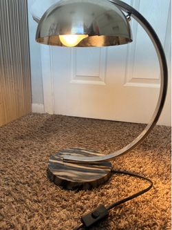Desk lamp