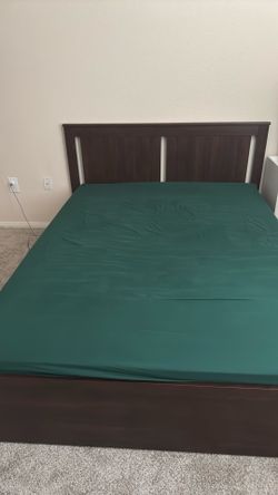 Queen size bed frame + mattress