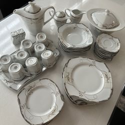 Dinnerware Set 