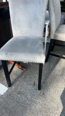 Furniture 60” round table