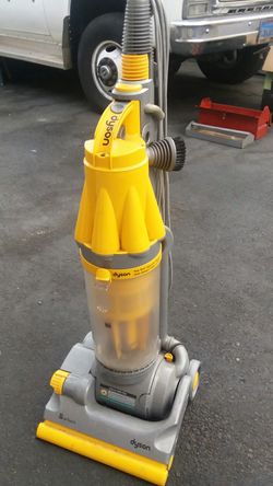 This is a Dyson vac excellent condition removable wand handle