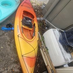West Marine Saba 9.5 Kayak