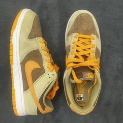 Dunk low size 8 