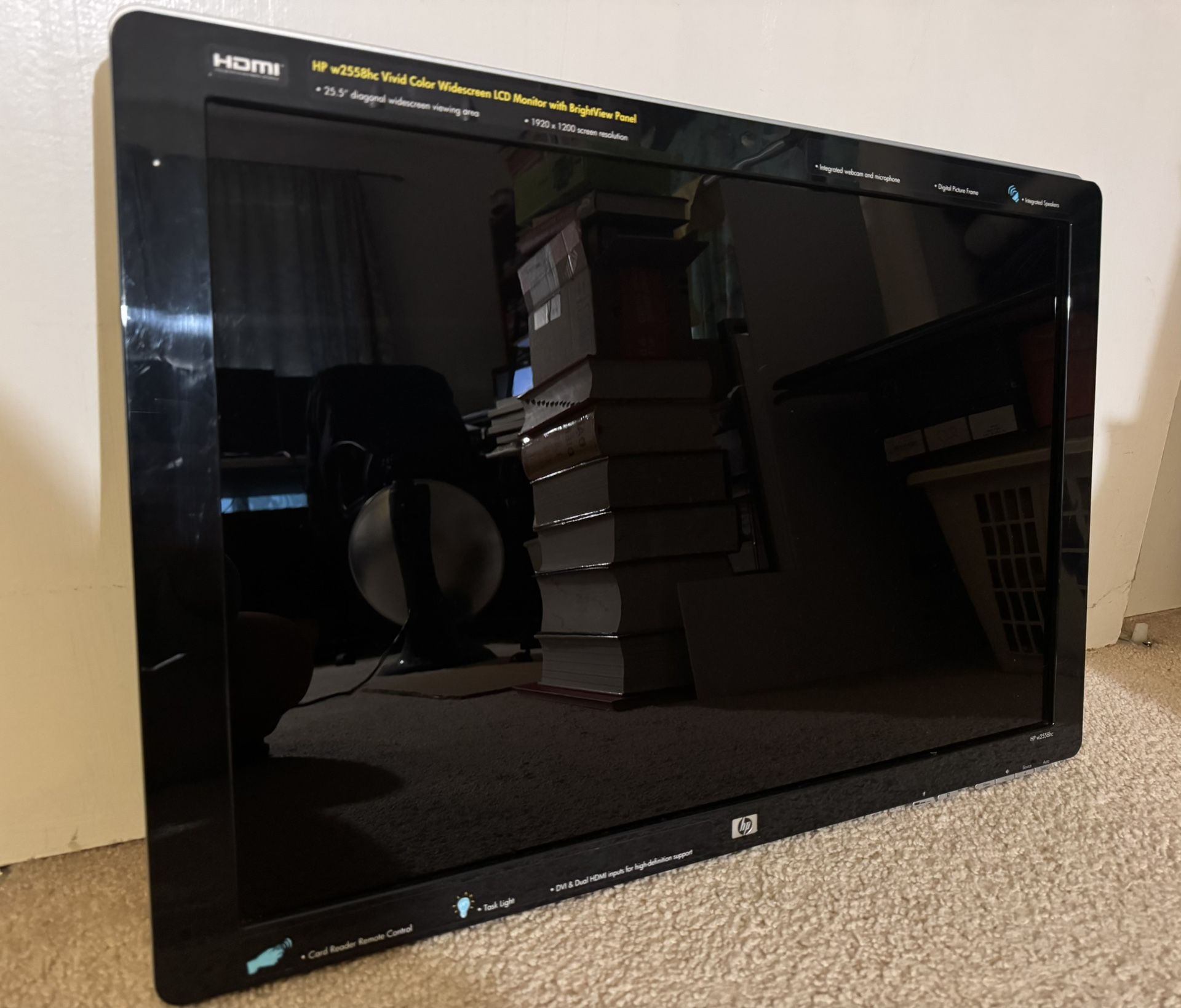 HP 25” Inch Flat Screen Computer Monitor Glossy Display With Built In Speakers - Model W2558HC