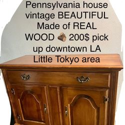 BEAUTIFUL VINTAGE SIDEBOARD/ COFFEE BAR / Buffet 200$ OR MAKE A REASONABLE OFFER/ pick up downtown LA Little Tokyo area