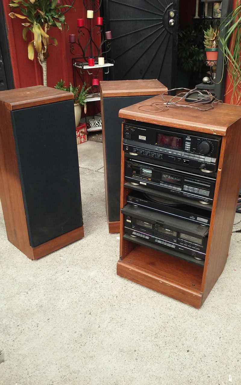 Fisher vintage stereo system studio standard with speakers