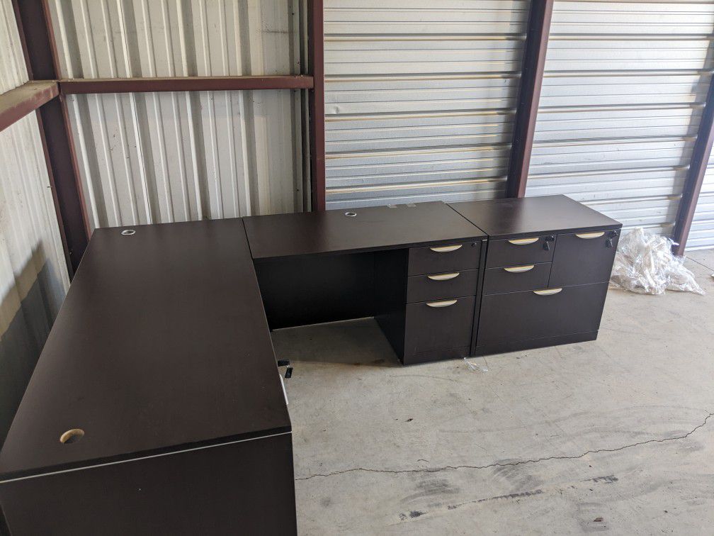 Corner Office Desk With Extra File Cabinet 