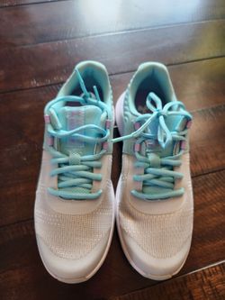 Under Armour shoes 5.5Y / zapatos / girl shoes