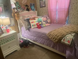Bedroom set