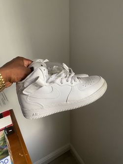 White Air Force size 10.5 (willing to negotiate)h