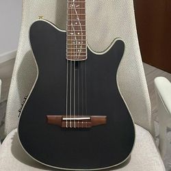 TOD10N Guitar With Case 