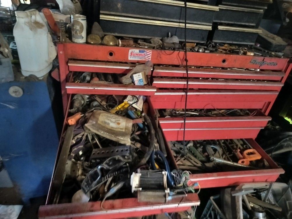 Big Snap On Bottom Box With Hella Tools