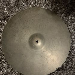 17” Zildjian Avedis Medium Thin Crash Cymbals 