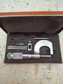 Brown & Sharpe No. 176 Micrometer Set