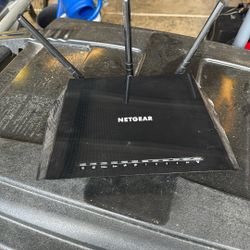 Net Gear WiFi Gaming Router 