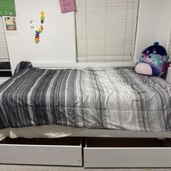 White Twin  Day Bed  With 2 Drawers For ($65) 