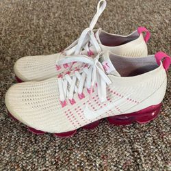 Women’s Nike Air VaporMax FlyKnit 3🩷🤍