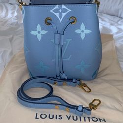 Louis vuitton neo noe bb by the pool blue for Sale in Atlanta, GA