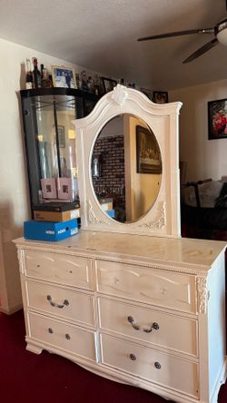 vanity/closet