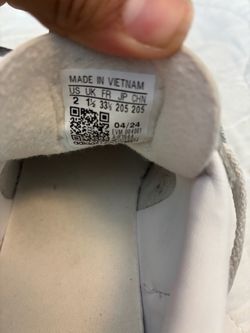Clean girls clothes shoes demim