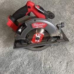 Milwaukee Circular Saw