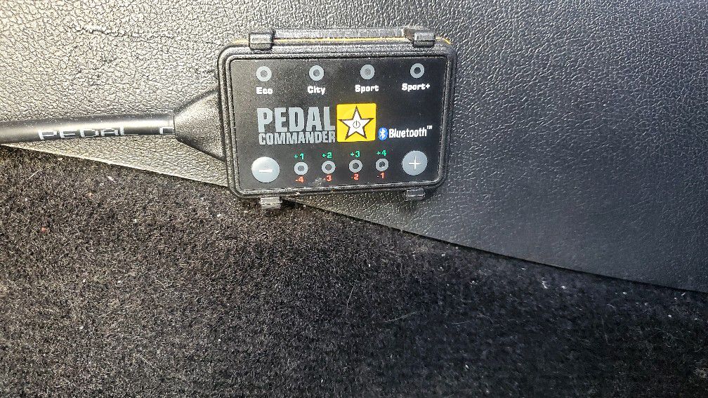 Pedal Commander 07 Charger