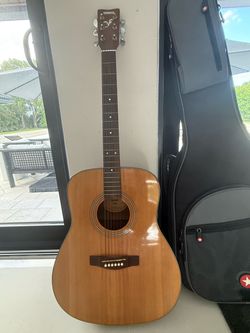 Yamaha F325 Guitar