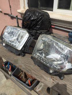Toyota Tundra Headlights