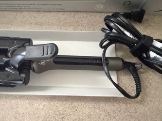 Jumbo ceramic triple barrel waver