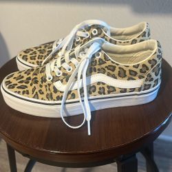Leopard Van’s ladies size 7 1/2