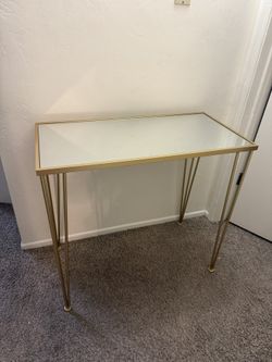 Gold Entry Table
