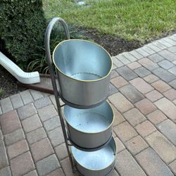 Metal planter And Stand 