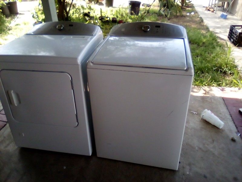 Washer And  Dryer $50 Las  Dos   Para Partes