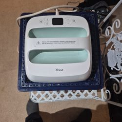 CRICUT EASY PRESS
