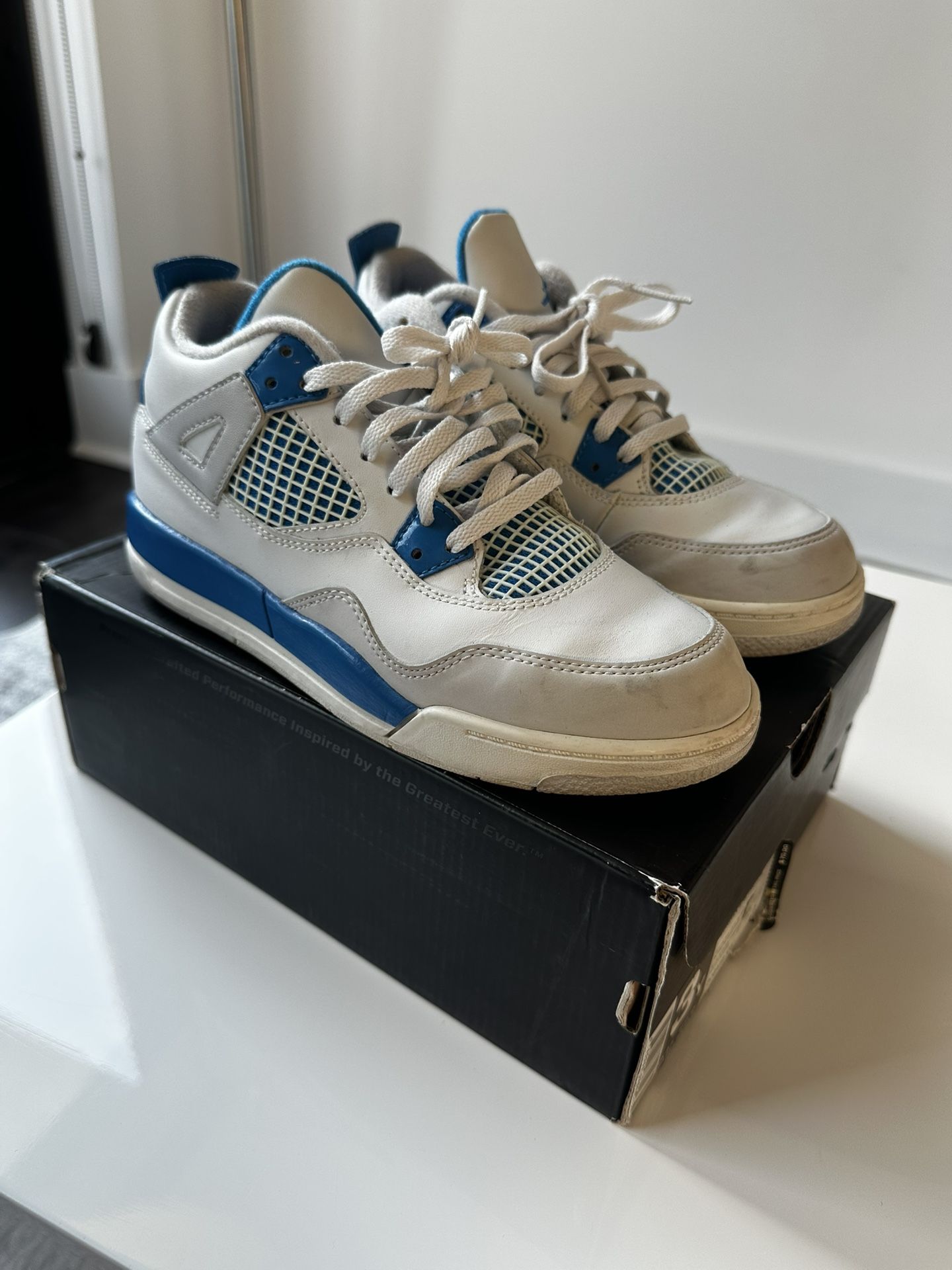 Nike Jordan 4 Retro