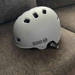Outdoor Master Helmet 