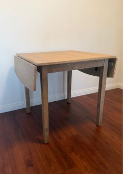 Drop leaf dining table