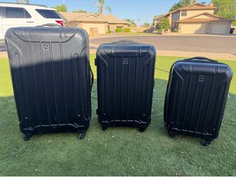 3-Piece Hard Shell Luggage Set – Spinner Wheels