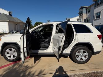 2011 Jeep Grand Cherokee SUV White