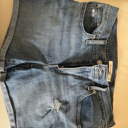 Levi’s women’s Shorts Size 27 
